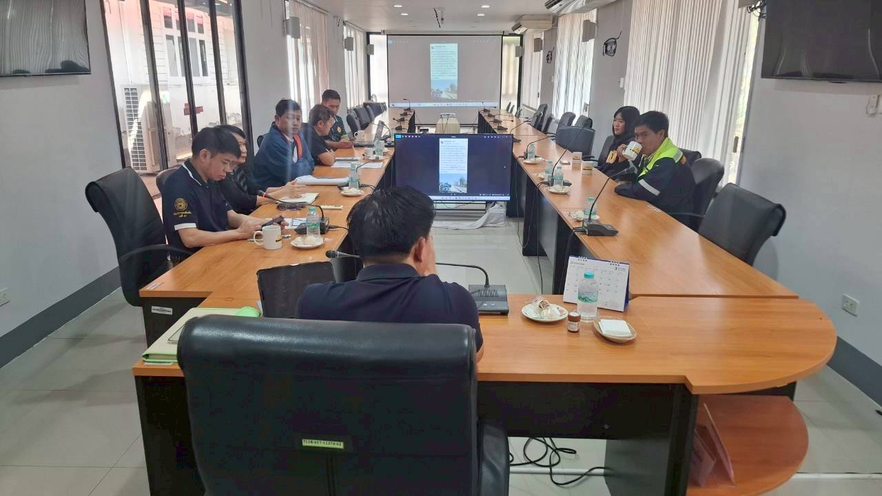 เข้าร่วมประชุมเพื่อหารือแนวทางแก้ไขปัญหาตามข้อร้องเรียน ทางแยกขนาดใหญ่